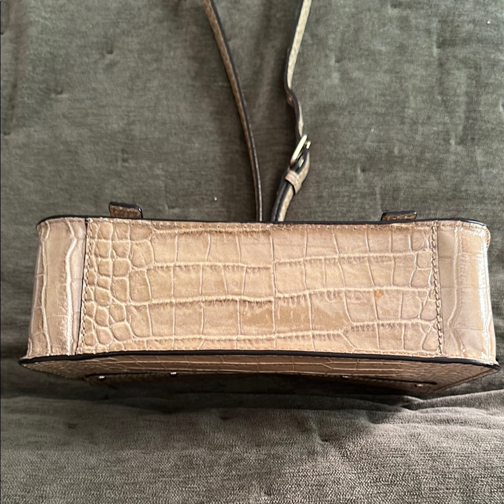 Kate Spade croc embossed leather Tan Crossbody Bag with Flap Closure - Picture 5 of 14